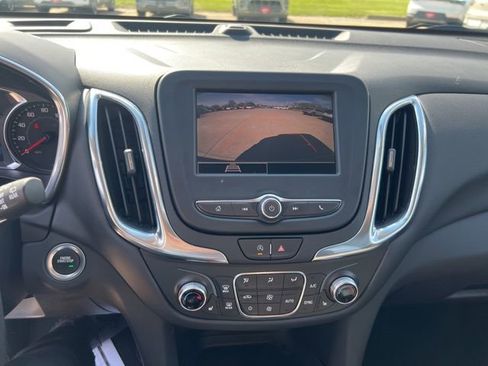 Used 2024 Chevrolet Equinox LT FWD image 19