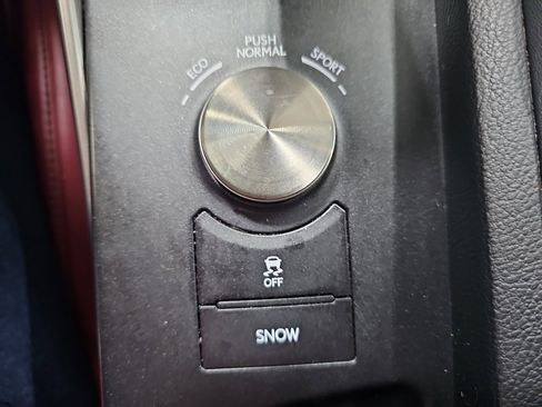 Used 2015 Lexus IS 250 AWD image 15