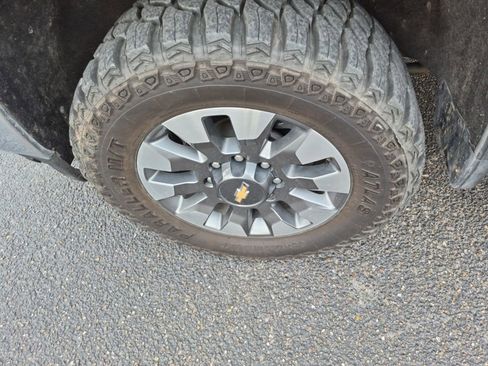 Used 2022 Chevrolet Silverado 2500 LT w/ Convenience Package image 14