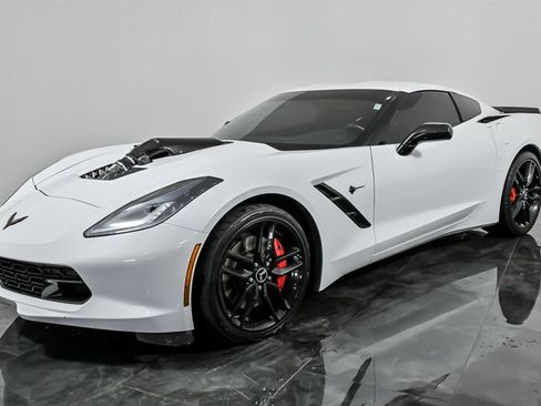 Used 2016 Chevrolet Corvette Stingray Coupe w/ Carbon Flash Badge Package image 5