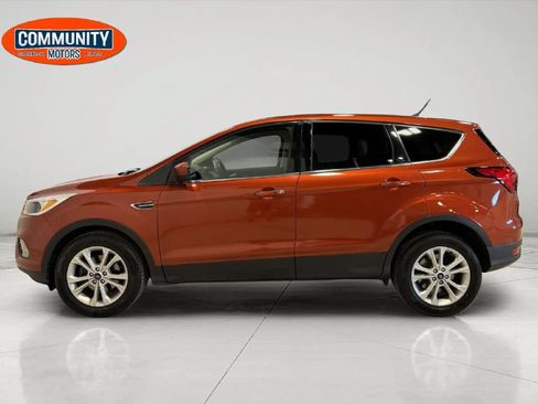 Used 2019 Ford Escape SE FWD image 3