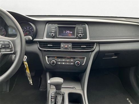 Used 2017 Kia Optima LX image 12