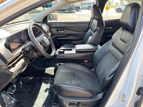 Used 2024 Nissan Ariya AWD image 9