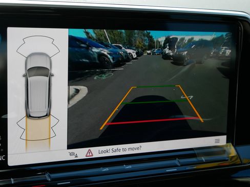 New 2026 Volkswagen Atlas SE image 12