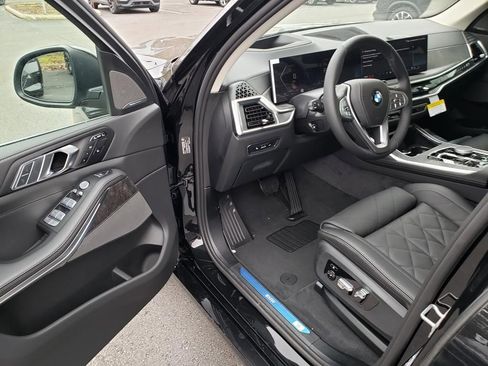 Certified 2026 BMW X7 xDrive40i AWD/4WD image 9