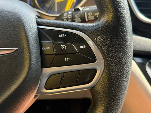 Used 2021 Chrysler Voyager Lxi image 13