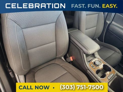 Used 2023 GMC Acadia SLE w/ Driver Convenience Package image 17