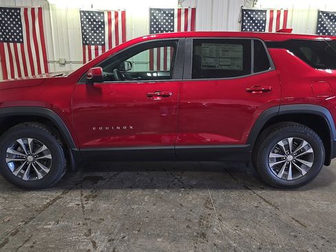 New 2026 Chevrolet Equinox LT AWD/4WD image 3
