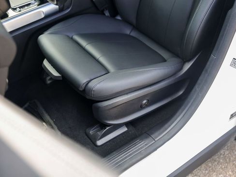 Used 2023 Mercedes-Benz EQB 350 4MATIC SUV image 8