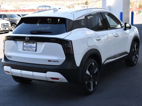 Used 2025 Nissan Kicks SR image 6