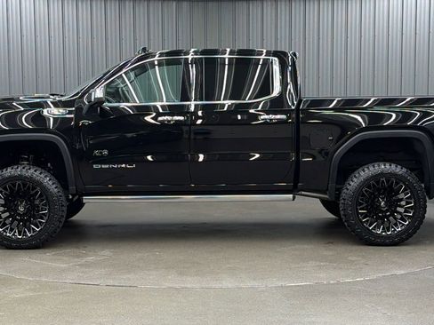 Used 2025 GMC Sierra 1500 Denali w/ Denali Reserve Package AWD/4WD image 2