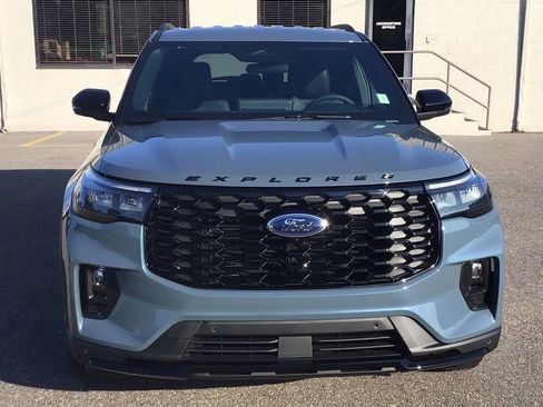 Used 2026 Ford Explorer ST-Line image 2