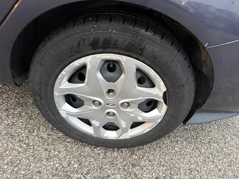 Used 2013 Ford Fiesta SE image 4