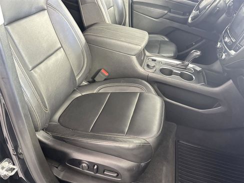 Used 2019 Chevrolet Traverse LT image 18