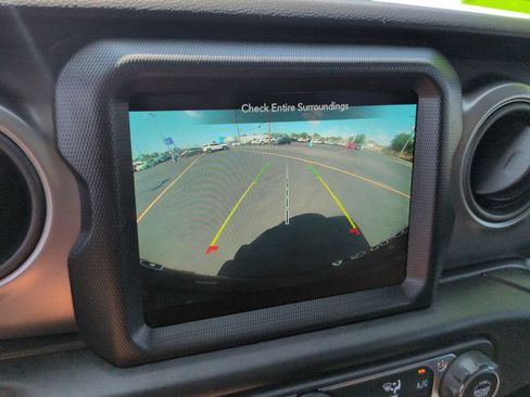 Used 2022 Jeep Wrangler Unlimited Sport AWD/4WD image 15