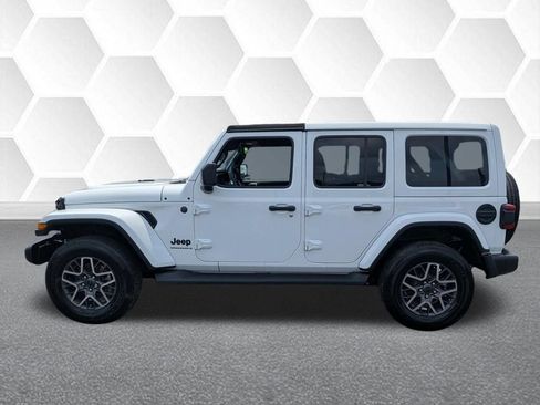 Certified 2025 Jeep Wrangler Unlimited Sahara AWD/4WD image 6