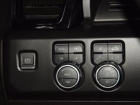 Used 2024 GMC Sierra 2500 AT4 w/ AT4 Preferred Package image 40