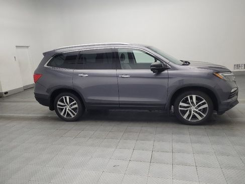 Used 2016 Honda Pilot Touring image 11