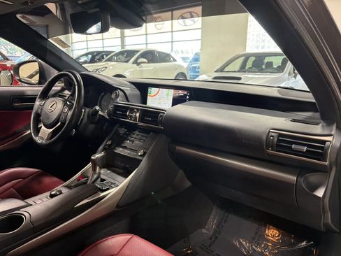 Used 2018 Lexus IS 300 AWD image 3