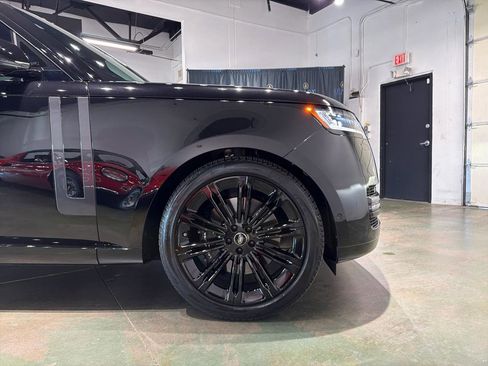 Used 2024 Land Rover Range Rover SE AWD/4WD image 13