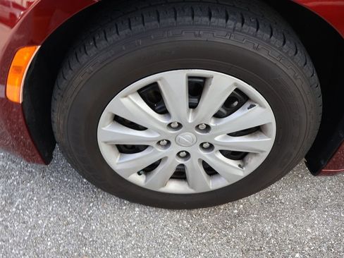 Used 2018 Chrysler Pacifica L FWD image 4