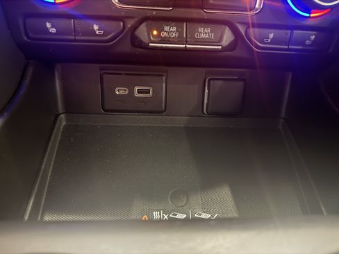 Used 2022 Chevrolet Suburban Z71 w/ Z71 Off-Road Package image 26