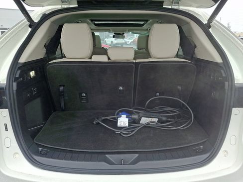 Certified 2024 MAZDA CX-90 Plug-In Hybrid w/ Premium Pkg image 32