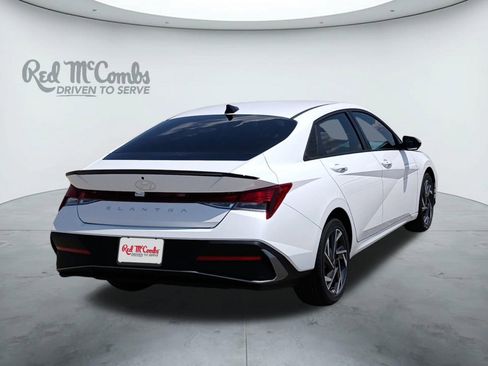 Used 2025 Hyundai Elantra Sport image 5