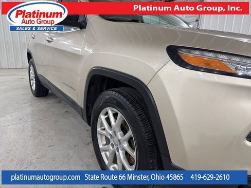 Used 2015 Jeep Cherokee Latitude w/ Comfort/Convenience Group image 45