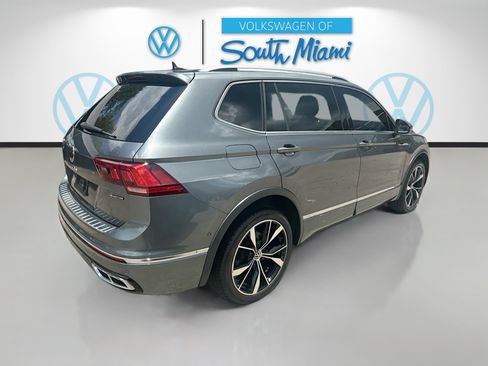 Used 2022 Volkswagen Tiguan SEL R-Line AWD/4WD image 7