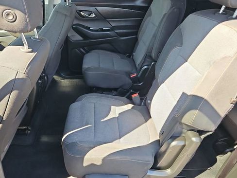 Used 2018 Chevrolet Traverse LT image 13