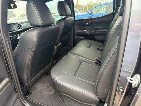 Used 2023 Toyota Tacoma Limited image 10