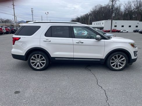 Used 2017 Ford Explorer Limited image 4