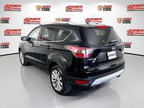 Used 2017 Ford Escape Titanium image 2