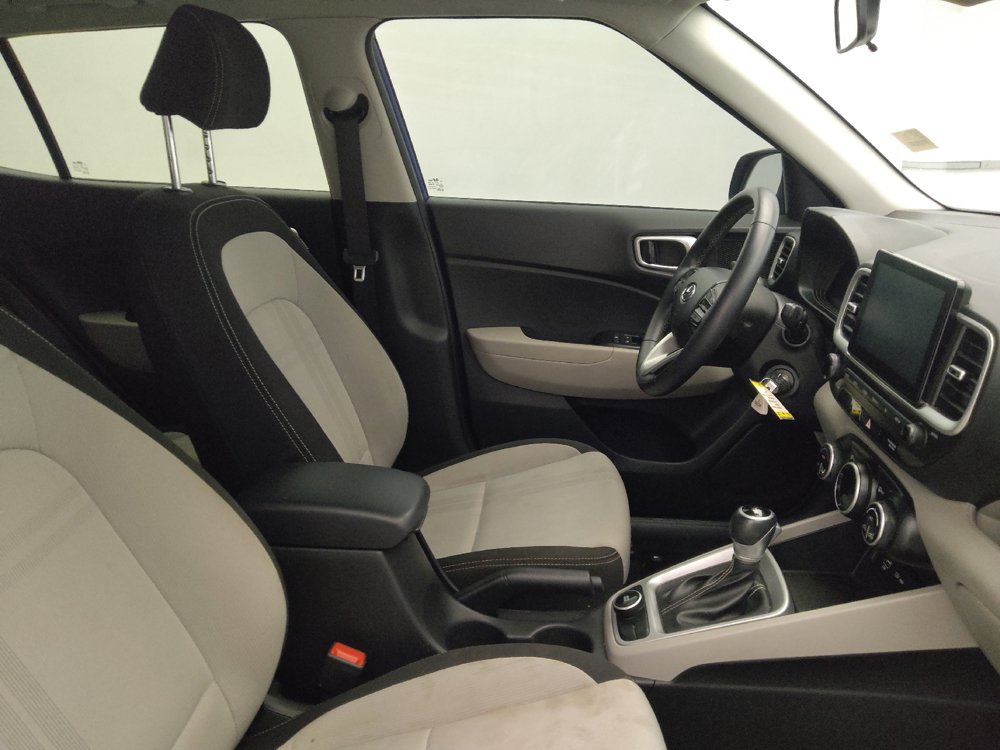 Used 2023 Hyundai Venue SEL FWD image 21
