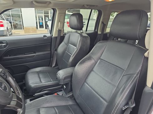Used 2015 Jeep Patriot High Altitude AWD/4WD image 14