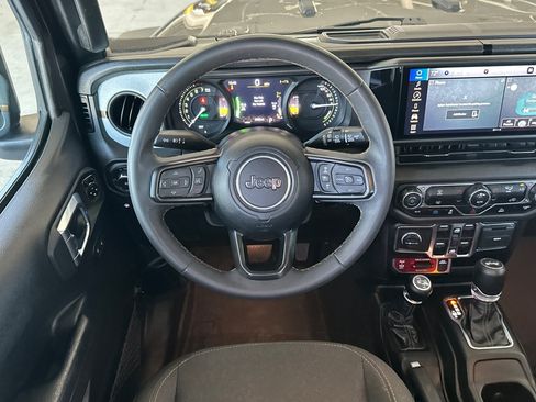 Used 2024 Jeep Wrangler Unlimited AWD/4WD image 13