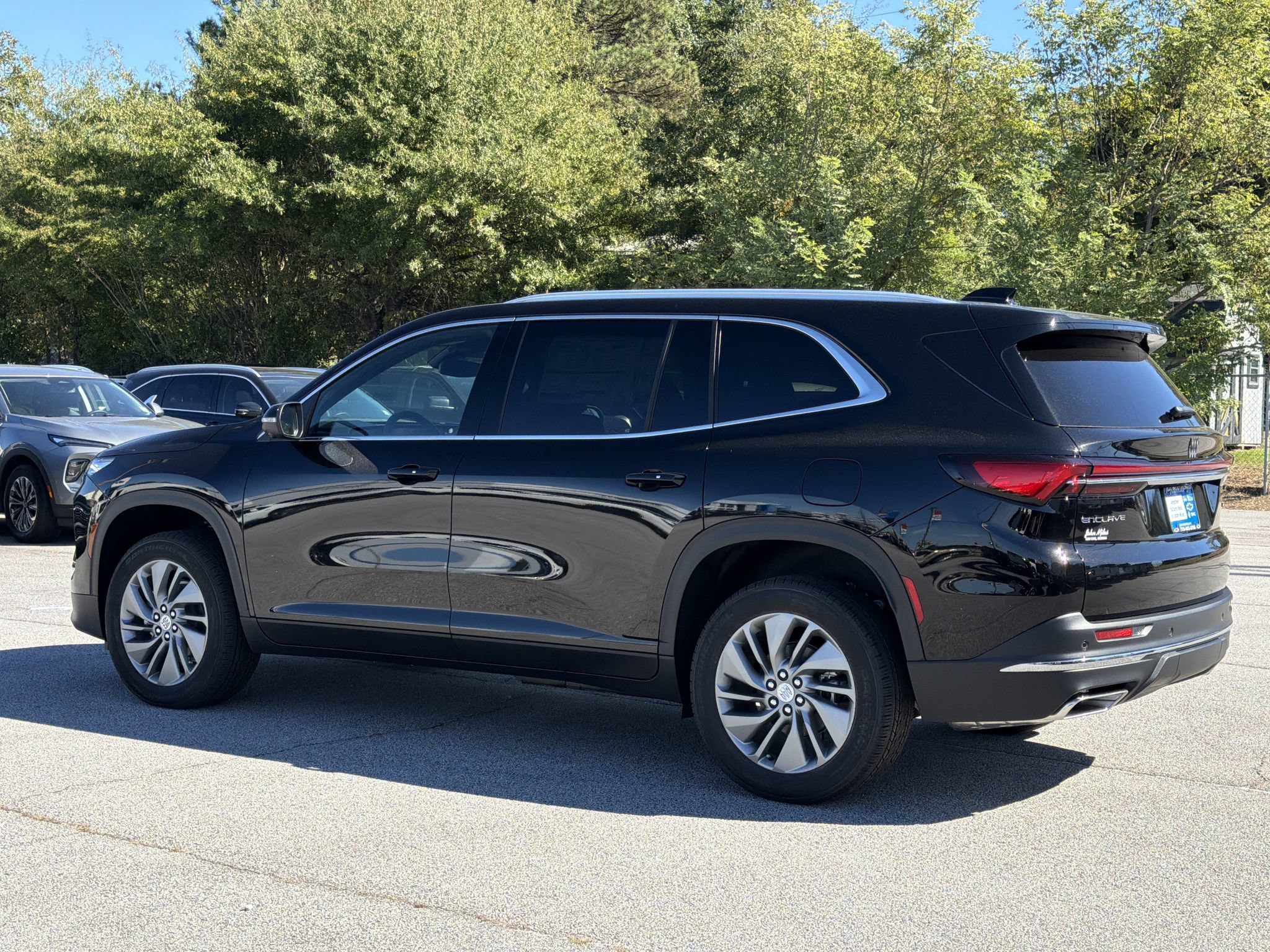 New 2027 Buick Enclave Preferred w/ LPO, Floor Liner Package FWD image 22