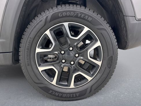 Used 2019 Jeep Compass Trailhawk w/ Cold Weather Group image 24