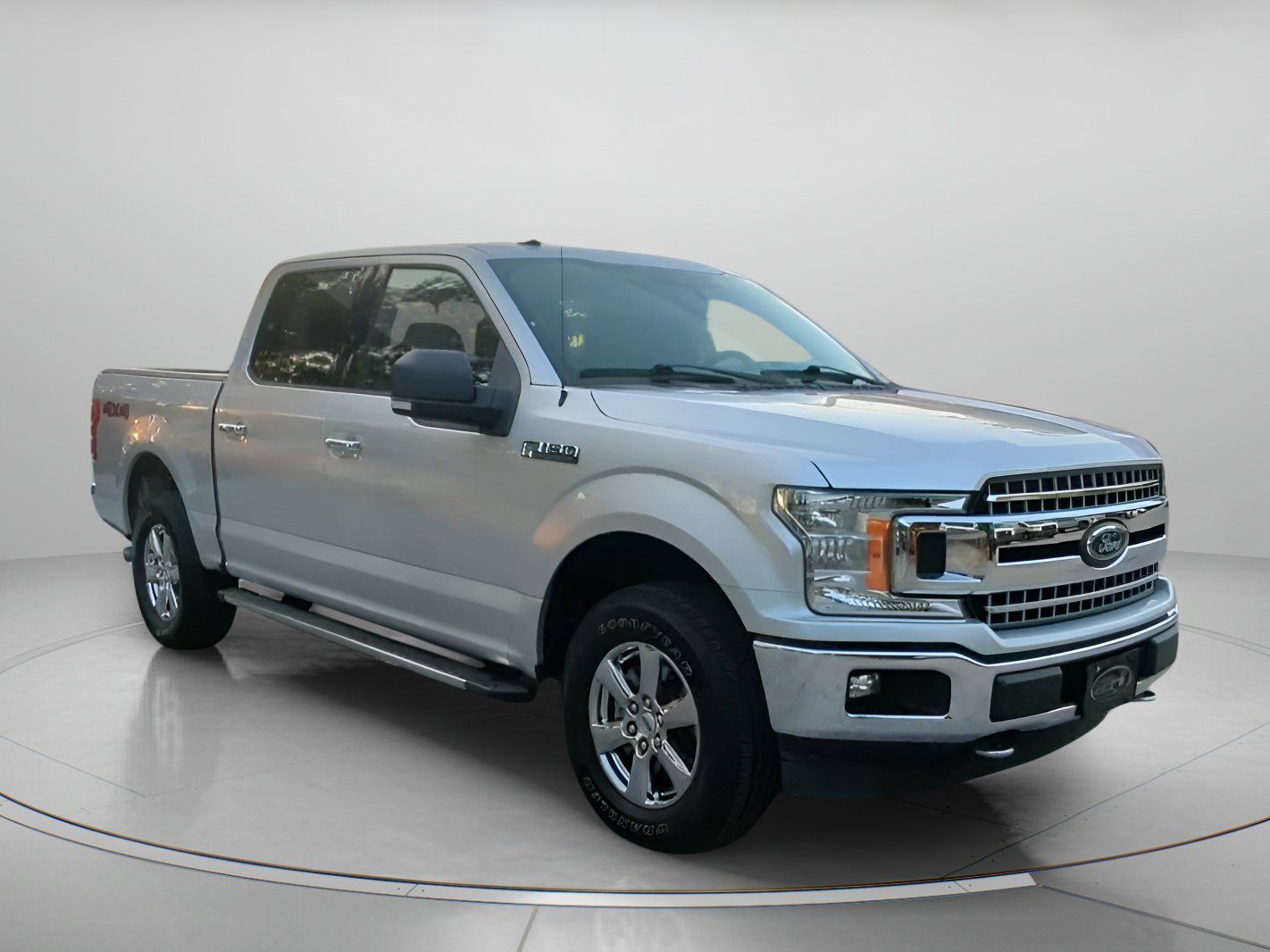 Used 2019 Ford F150 XLT w/ Equipment Group 302A Luxury AWD/4WD image 2