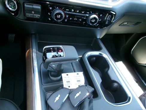 New 2026 Chevrolet Silverado 1500 High Country w/ High Country Premium Package AWD/4WD image 22