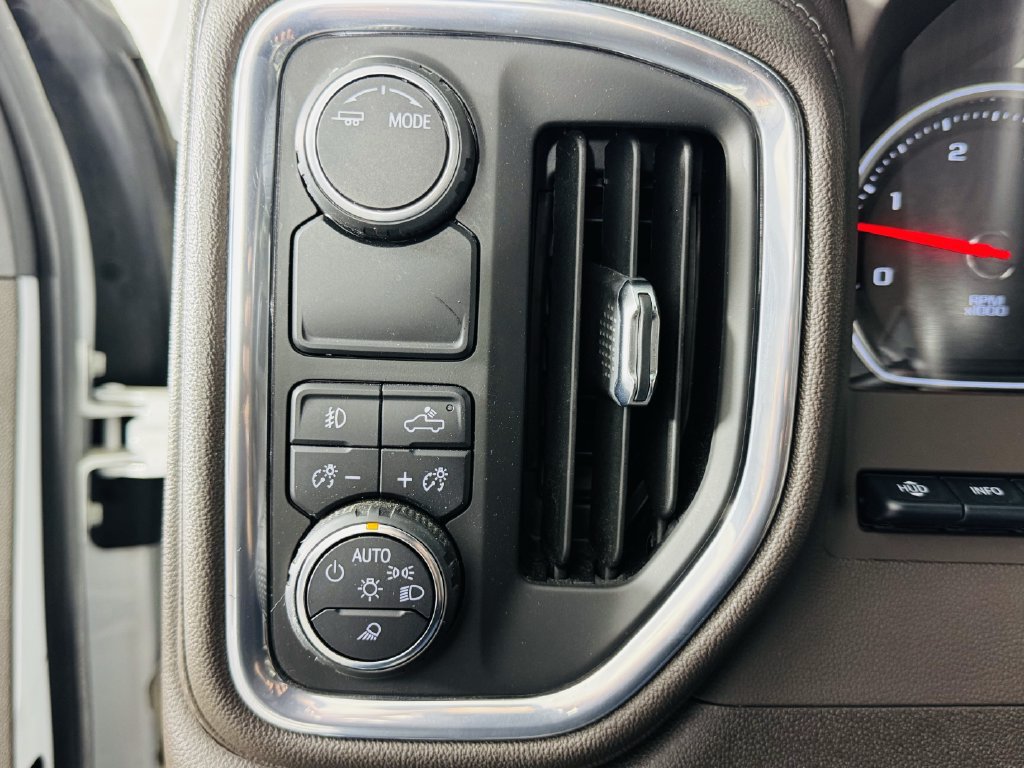 Used 2022 Chevrolet Silverado 2500 LTZ w/ LTZ Premium Package RWD image 11