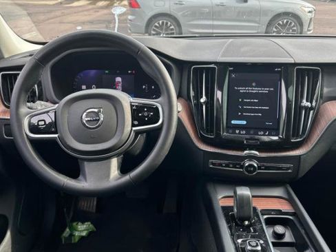 Used 2023 Volvo XC60 B5 Plus w/ Climate Package AWD/4WD image 8