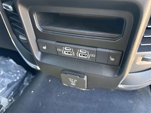 Used 2025 RAM 3500 Laramie image 15