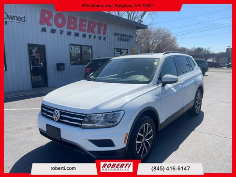 Used 2019 Volkswagen Tiguan SE w/ Panoramic Sunroof Package image 1