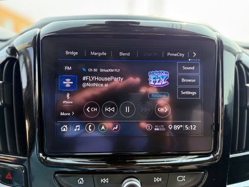 Used 2020 Chevrolet Traverse LT w/ LT Premium Package AWD/4WD image 37