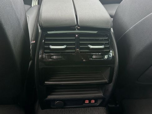 Used 2021 BMW 530e w/ M Sport Package RWD image 28