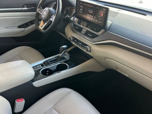 Used 2023 Nissan Altima 2.5 SL FWD image 17