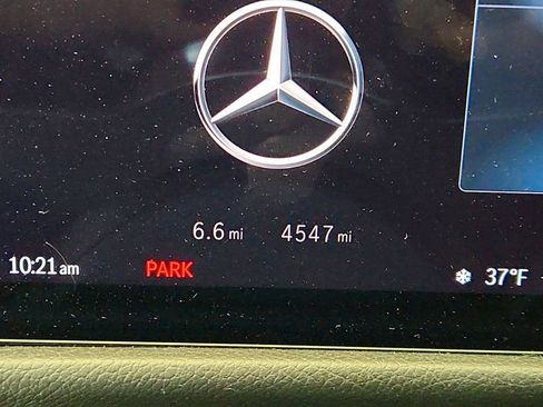 Used 2024 Mercedes-Benz EQB 300 4MATIC image 15