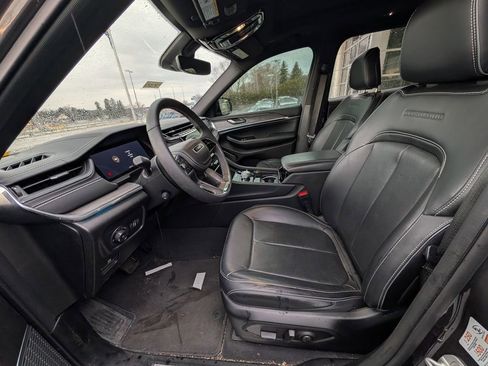 Used 2023 Jeep Grand Cherokee L Overland image 8